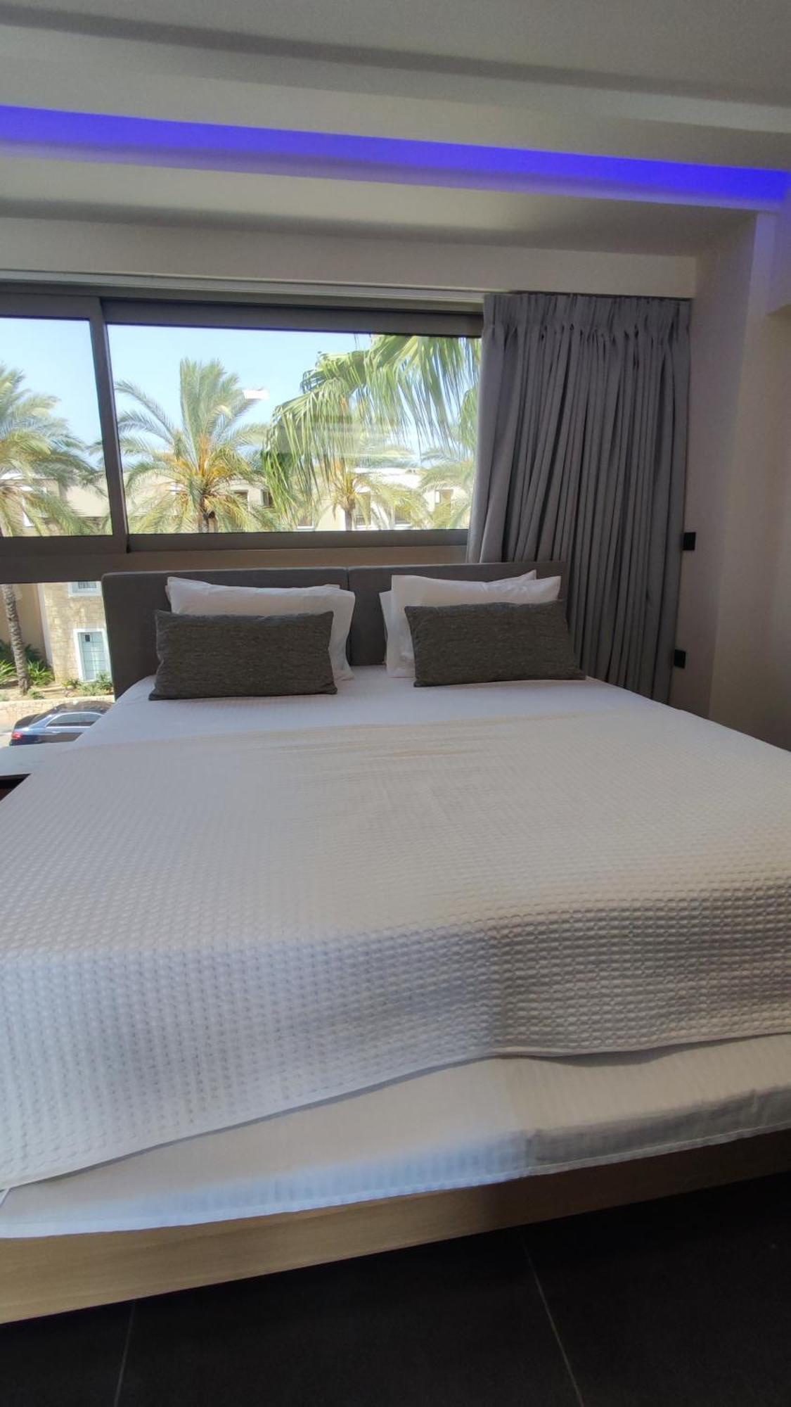Summertime Signature Suites Agia Marina  Exterior photo